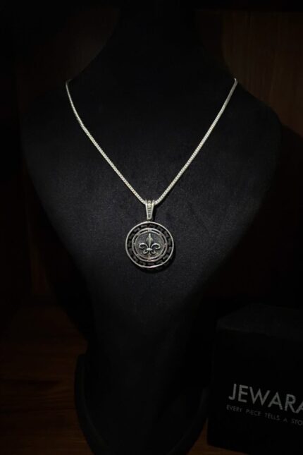 Royal Vibe Necklace